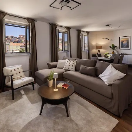 Apartment La Grisha *